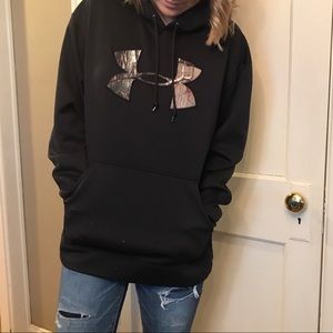 UNDER ARMOR HOODIE